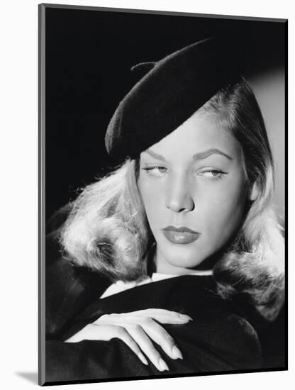 The Big Sleep, Lauren Bacall, Directed by Howard Hawks, 1946-null-Mounted Photographic Print