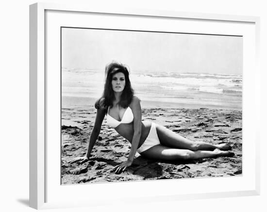 The Biggest Bundle of Them All, Raquel Welch, 1968-null-Framed Photo