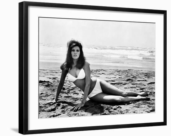 The Biggest Bundle of Them All, Raquel Welch, 1968-null-Framed Photo