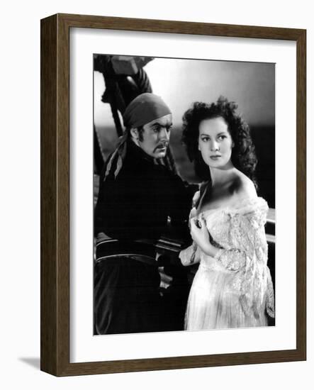 THE BLACK SWANN, 1942 directed by HENRY KING Tyrone Power and Maureen O'Hara (b/w photo)-null-Framed Photo