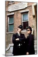 THE BLUES BROTHERS, 1980 directed by JOHN LANDIS Dan Aykroyd and John Belushi (photo)-null-Mounted Photo