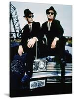 THE BLUES BROTHERS, 1980 directed by JOHN LANDIS Dan Aykroyd and John Belushi (photo)-null-Stretched Canvas