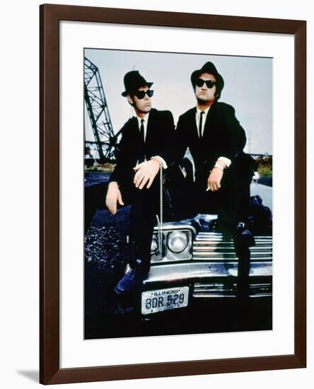 THE BLUES BROTHERS, 1980 directed by JOHN LANDIS Dan Aykroyd and John Belushi (photo)-null-Framed Photo