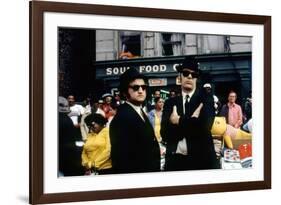THE BLUES BROTHERS, 1980 directed by JOHN LANDIS John Belushi and Dan Aykroyd (photo)-null-Framed Photo