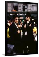 THE BLUES BROTHERS, 1980 directed by JOHN LANDIS John Belushi and Dan Aykroyd (photo)-null-Framed Photo