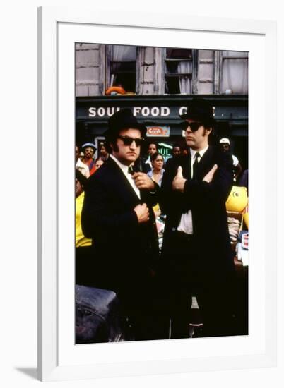 THE BLUES BROTHERS, 1980 directed by JOHN LANDIS John Belushi and Dan Aykroyd (photo)-null-Framed Photo