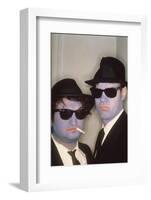 THE BLUES BROTHERS, 1980 directed by JOHN LANDIS John Belushi and Dan Aykroyd (photo)-null-Framed Photo