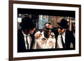 THE BLUES BROTHERS, 1980 directed by JOHN LANDIS Ray Charles between Dan Aykroyd and John Belushi (-null-Framed Photo