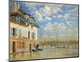 The Boat In the Flood', 1876-Alfred Sisley-Mounted Giclee Print