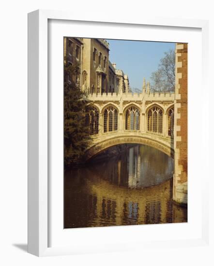 The Bridge of Sighs, St. John's College, Cambridge, Cambridgeshire, England, UK-Christina Gascoigne-Framed Photographic Print