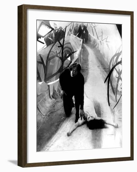 The Cabinet of Dr. Caligari, Conrad Veidt, Lil Dagover, 1920-null-Framed Photo