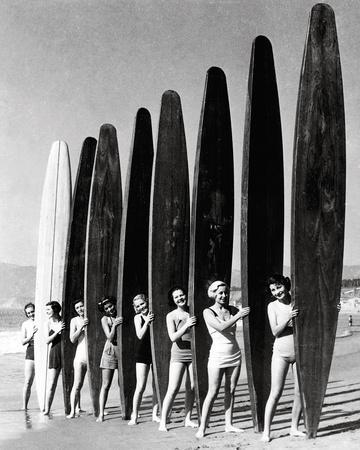 SURFING PHOTO GRAPHS FROM THE SEVENTIES｜アート・デザイン・音楽