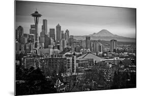 The City Skyline of Seattle, Washington from Kerry Park - Queen Anne - Seattle, Washington-Dan Holz-Mounted Photographic Print