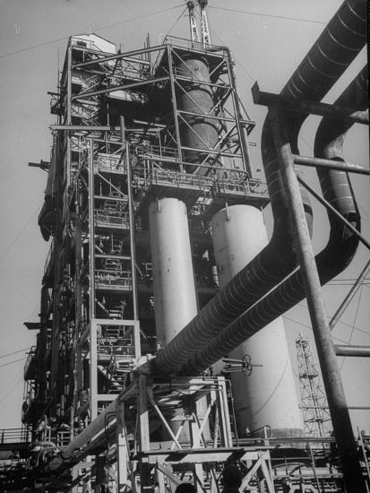 'The Construction of a Fluid Catalytic Cracking Unit at the Standard ...
