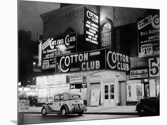 The Cotton Club in Harlem (New York) in 1938-null-Mounted Photo