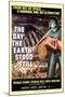 The Day The Earth Stood Still, 1951-null-Mounted Premium Giclee Print