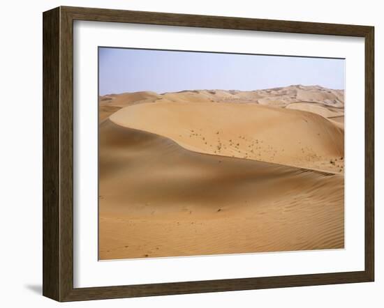 The desert near al-'Ain - the knife blade edges of the dune crests are formed by the wind-Werner Forman-Framed Giclee Print