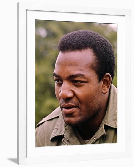 THE DIRTY DOZEN, 1967 directed by ROBERT ALDRICH Jim Brown (photo)-null-Framed Photo