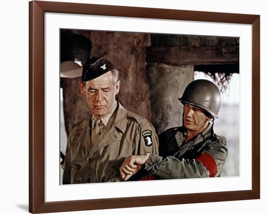 THE DIRTY DOZEN, 1967 directed by ROBERT ALDRICH Robert Ryan and Charles Bronson (photo)-null-Framed Photo