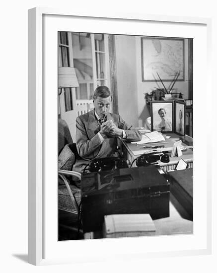 The Duke of Windsor Lighting His Pipe in the Living Room-David Scherman-Framed Premium Photographic Print