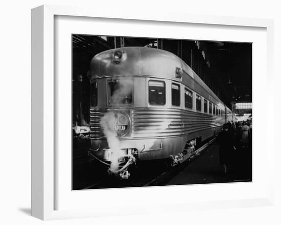 The El Capitan Stopping at the Train Station in Chicago-Peter Stackpole-Framed Photographic Print