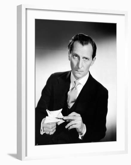 The End of the Affair, Peter Cushing, 1955-null-Framed Photo