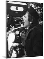 THE FEARLESS VAMPIRE KILLERS, 1968 directed by ROMAN POLANSKI On the set, Behind the camera, Roman -null-Mounted Photo