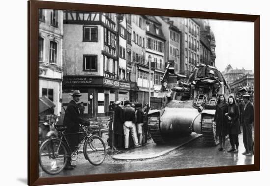 The First Allied Tanks Arrive in Strasbourg, Alsace, November 1944-null-Framed Giclee Print