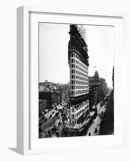 The Flatiron Building, NYC, 1901-Science Source-Framed Giclee Print