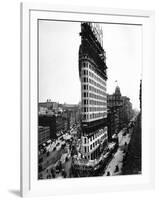 The Flatiron Building, NYC, 1901-Science Source-Framed Giclee Print