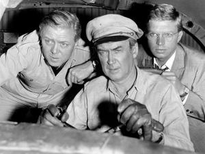 The Flight of the Phoenix, L-R: Richard Attenborough, James Stewart, Hardy Kruger, 1965