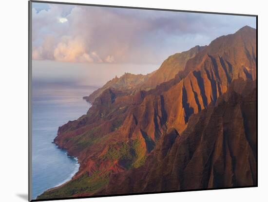 The Fluted Cliffs of the Na Pali Coast at Sunset, Kauai, Hawaii.-Ethan Welty-Mounted Photographic Print