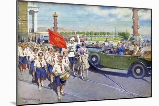 The Foreign Tourists in Leningrad, 1937 (Oil on Canvas)-Ivan Alexeyevich Vladimirov-Mounted Giclee Print