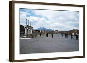 The Forum of Pompeii with Mount Vesuvius in the Background, Pompeii, Campania, Italy-Oliviero Olivieri-Framed Photographic Print