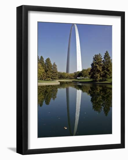 The Gateway Arch-null-Framed Photographic Print