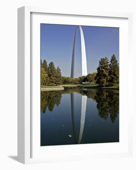 The Gateway Arch-null-Framed Photographic Print