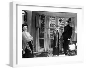 The Ghost and Mrs. Muir, Gene Tierney, Rex Harrison, 1947-null-Framed Photo