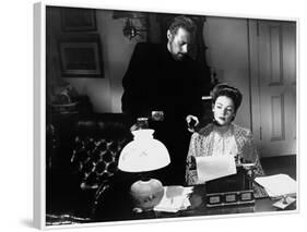 The Ghost And Mrs. Muir, Rex Harrison, Gene Tierney, 1947-null-Framed Photo