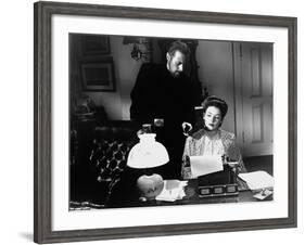 The Ghost And Mrs. Muir, Rex Harrison, Gene Tierney, 1947-null-Framed Photo