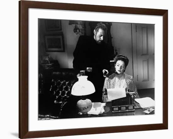 The Ghost And Mrs. Muir, Rex Harrison, Gene Tierney, 1947-null-Framed Photo