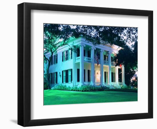 The Governor's Mansion is Shown August 30, 2000, in Austin, Texas-Harry Cabluck-Framed Photographic Print