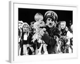 The Great Dictator, Charlie Chaplin, 1940-null-Framed Photo