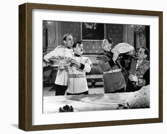 The Great Dictator, Henry Daniell, Charlie Chaplin, Jack Oakie, Carter Dehaven, 1940-null-Framed Photo