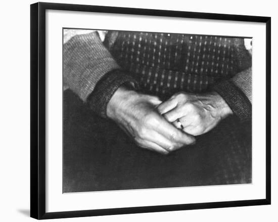 The Hands of Assunta Modotti, San Francisco, 1923-Tina Modotti-Framed Premium Photographic Print