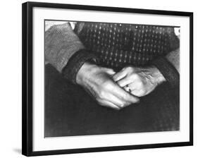 The Hands of Assunta Modotti, San Francisco, 1923-Tina Modotti-Framed Premium Photographic Print