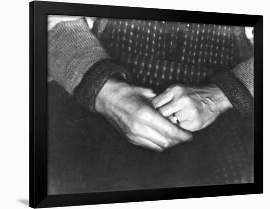 The Hands of Assunta Modotti, San Francisco, 1923-Tina Modotti-Framed Photographic Print