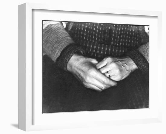 The Hands of Assunta Modotti, San Francisco, 1923-Tina Modotti-Framed Premium Photographic Print