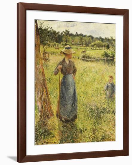 The Haymaker (La Faneuse). 1884-Camille Pissarro-Framed Giclee Print