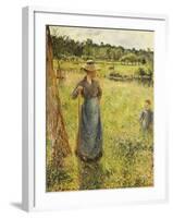 The Haymaker (La Faneuse). 1884-Camille Pissarro-Framed Giclee Print