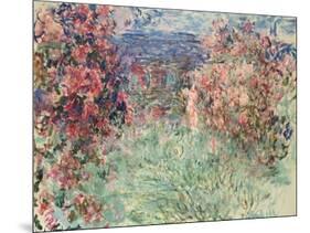 The House Among the Roses (La Maison Dans Les Roses), 1925-Claude Monet-Mounted Giclee Print